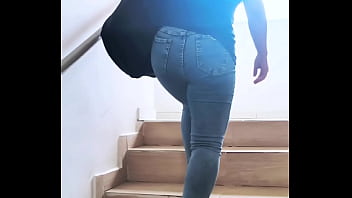 Tesão de novinha tira a roupa montando os móveis do clinte buceta inchada bunda grande e peito perfeito nem eliza sanches luana kasaki emmi white ph philips fadynha013 gabbie luna lunna geek andressa urach katana kai essa é