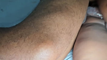 Empregada rabuda gostosa decide agradar seu patrão