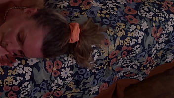 Je baise sa chatte de milf