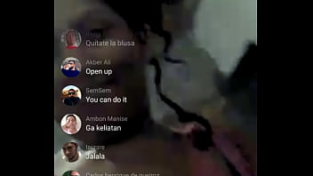 Solo chichis enseñando