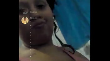 Solo chichis enseñando