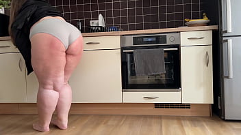 Mother in law deepthroat and cum on gorgeous ass