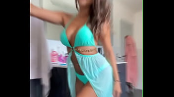 Petit essayage de vêtement tu en pense quoi