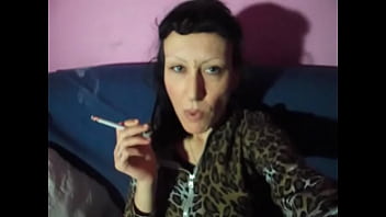 Miss wagon smoking in silenzio