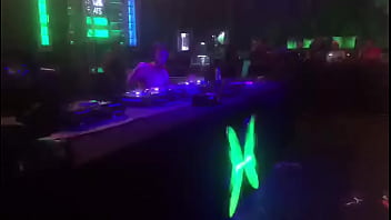 Joven usa vagina como controladora