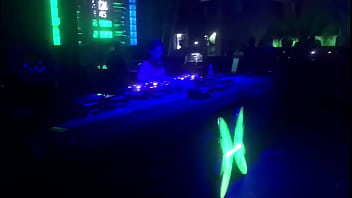 Joven usa vagina como controladora