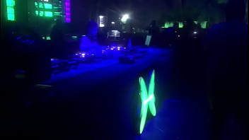 Joven usa vagina como controladora