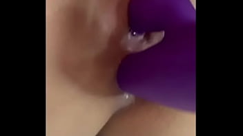 A rossmexicana le encanta meterse su dildo en el culo rica mexicana caliente