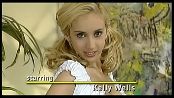 Kelly wells never disappoints and this anal clip sure delivers