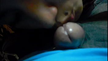 Le gusta comerse la leche