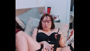 Fui uma cadelinha exibida e arranquei leite do meu namorado virtual Fui uma cadelinha exibida e arranquei leite do meu namorado virtual