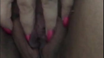 Masturbating close 1