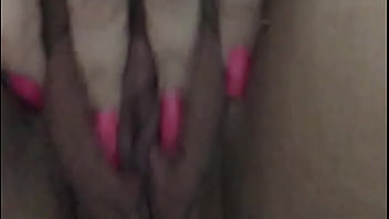 Masturbating close 1