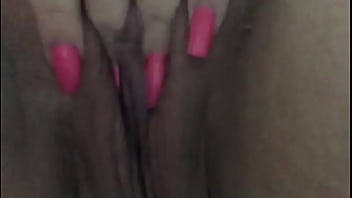 Masturbating close 1