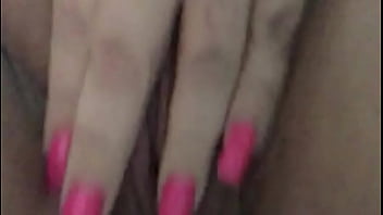 Masturbating close 1