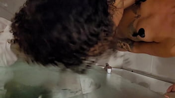 Banho com as amigas é muito bom