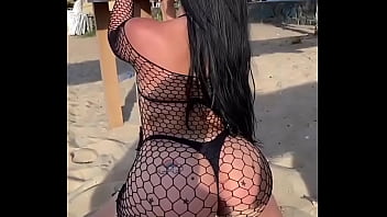 Delicia de fofa rebolando gostoso sua ancas