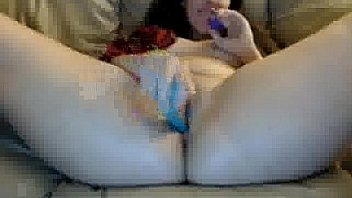 Amateur chubby brunette toying her sweet pussy