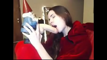 Cam girl hottie blows dwarf