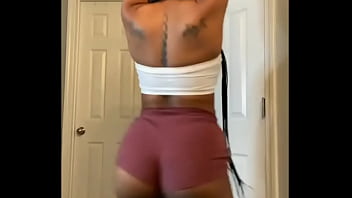 Ebony twerking