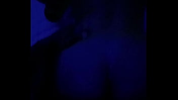 Morena dando gostoso