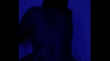 Morena dando gostoso