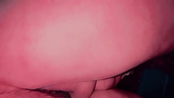 चाची की गीली चूत चाट कर पानी निकल दिया