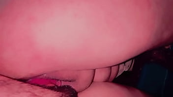 चाची की गीली चूत चाट कर पानी निकल दिया