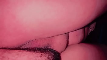 चाची की गीली चूत चाट कर पानी निकल दिया