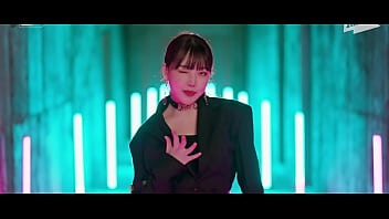 Labyrinth Gfriend thumbnail