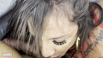 Minha colega de quarto quer fuder na minha cama debaixo da coberta