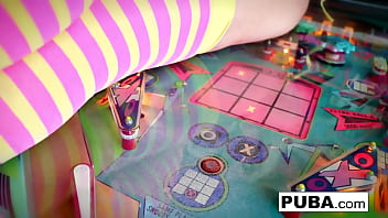 Hot babe fills her hole