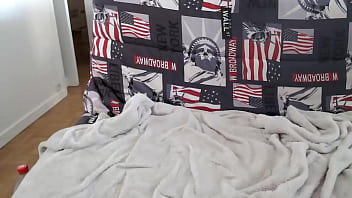 Hottie mimi masturbating on stream