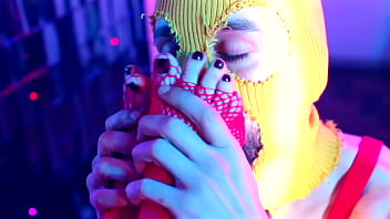 Foot goddess training her slave