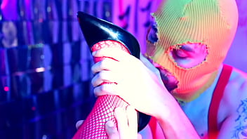 Foot goddess training her slave