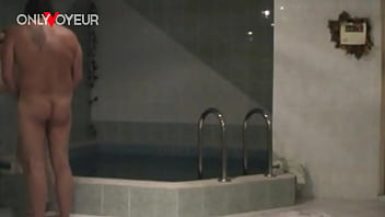 Homemade voyeur slutwife meeting with the bull was recorded for her husband