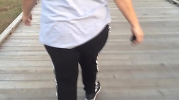 Booty booty booty walkin everywhere