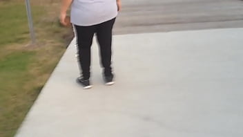 Booty booty booty walkin everywhere