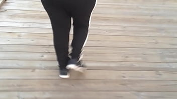 Booty booty booty walkin everywhere