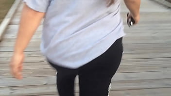 Booty booty booty walkin everywhere