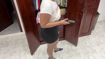 Pillada A La Voluptuosa Sirvienta En Su Intimidad thumbnail