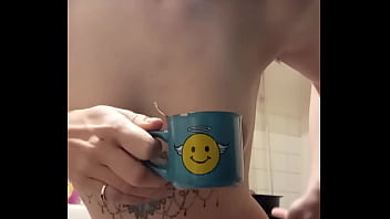 Bonjour mes coquins je vous offre le café rdv 21h30 qui sera présent