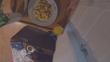 Tratando o pé machucado da esposa com carinho e muito sexo ana rothbard