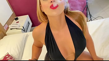 Smoking masturbating and showing my pussy