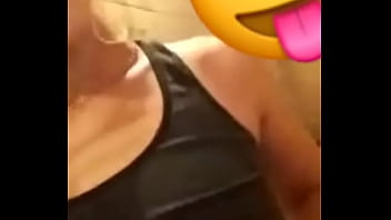 Paraguaya pendeja meneando el culo en regadera Paraguaya pendeja meneando el culo en regadera