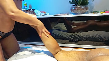 Massagem nuru com final feliz