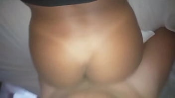 Dou minha buceta a meu padrasto