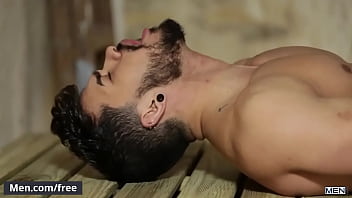 Costumes On Mencom thumbnail