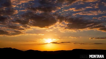 Festinha na piscina com duas safadas e muita putaria
