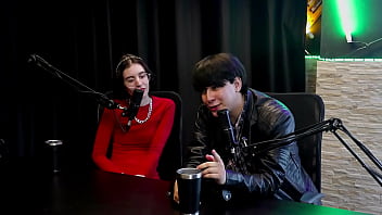 Era um clt ferrado recebeu convite pra entrar no pornô a mãe deu um conselho transou com uma menina que gemia alto e quase foi preso yastrixx & dixon watch sheer red